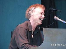 How tall is Bruce Hornsby?